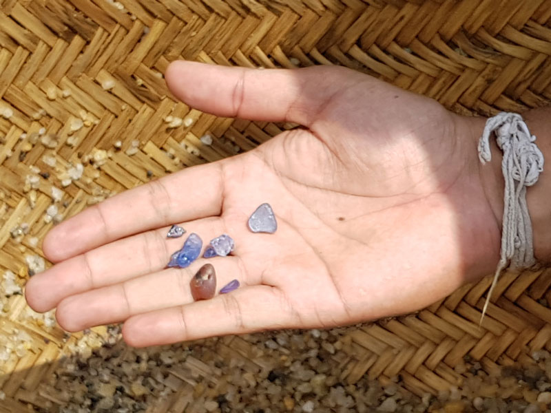 saphir_rohsteine_mine_teaser