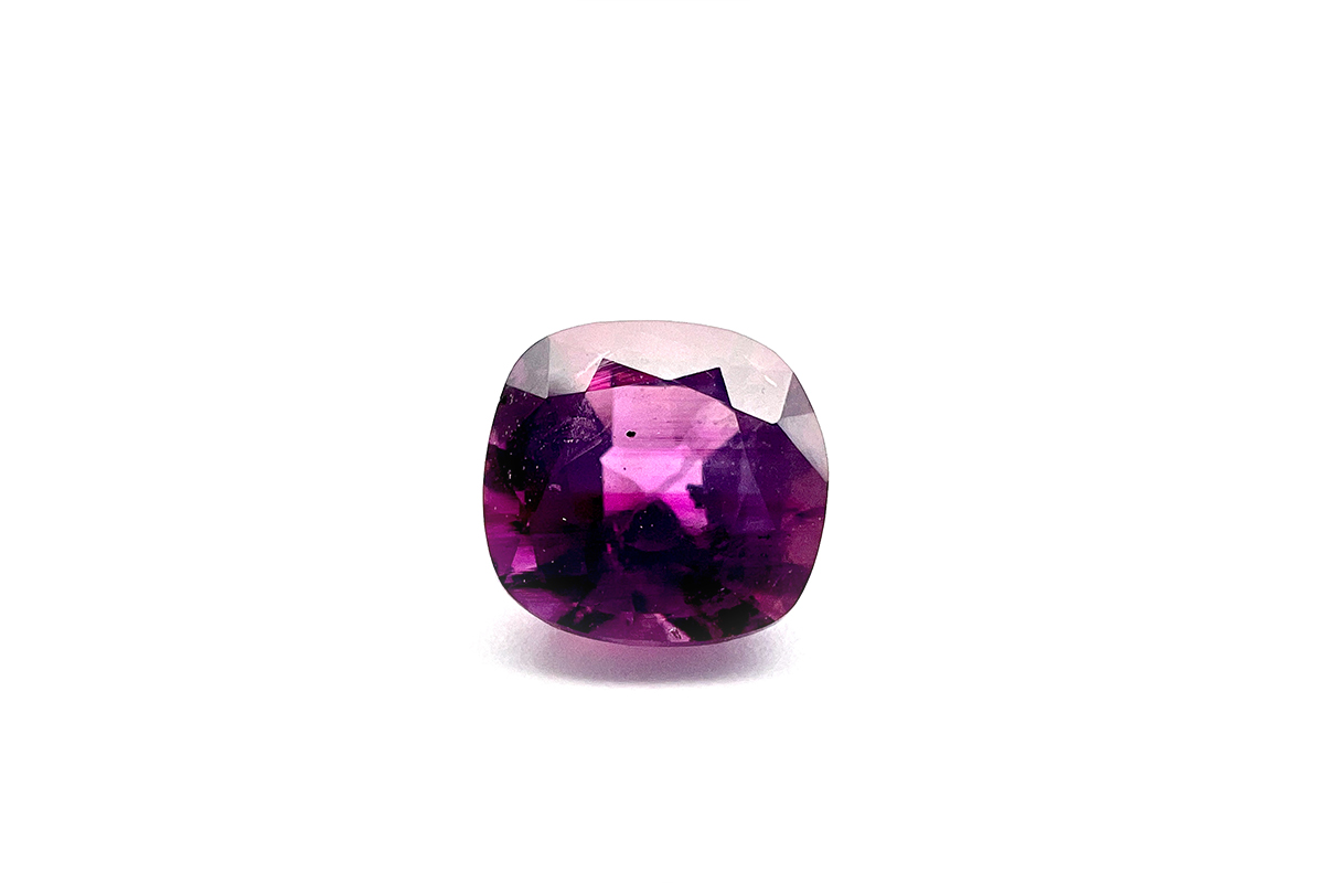1.374 Carat Pink sapphire